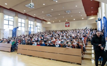 Zapowiedź Dnia Otwartego Wydziału Prawa połączonego z obchodami Dnia Edukacji Prawnej - zdjęcie ilustracyjne wykonane w 2025 r. podczas poprzedniej edycji tego wydarzenia 