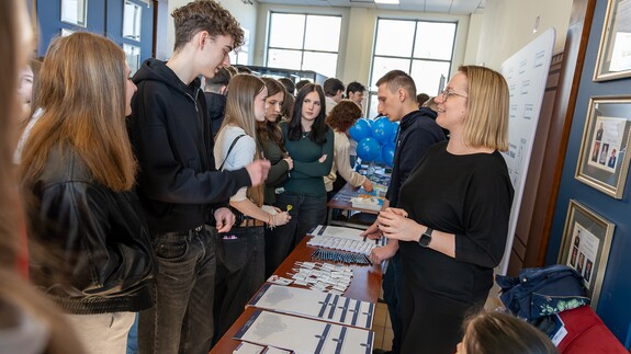 Setki uczni&oacute;w szk&oacute;ł ponadpodstawowych na Dniu Otwartym Wydziału Prawa UwB 2026