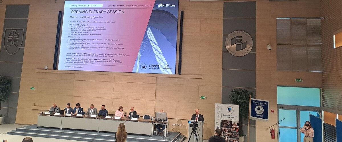 Dr Małgorzata Wenclik na konferencji NISPAcee w Bratysławie