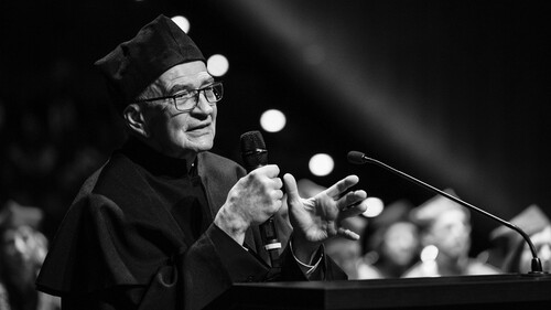 prof. dr hab. Adam Jamróz