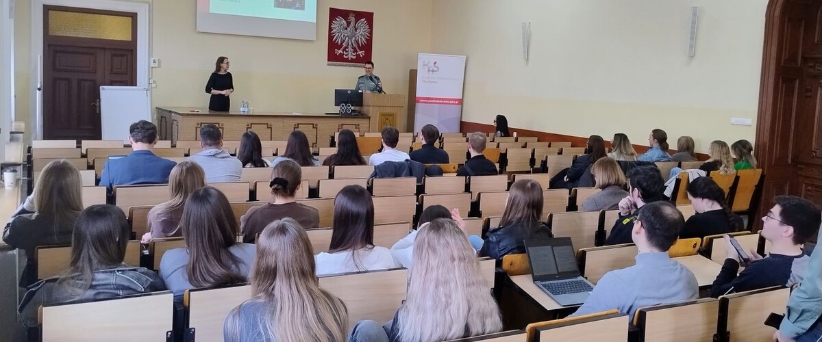 Spotkanie studentów kierunków Bezpieczeństwo i Prawo, Prawo oraz Administracja z przedstawicielami podlaskiej KAS