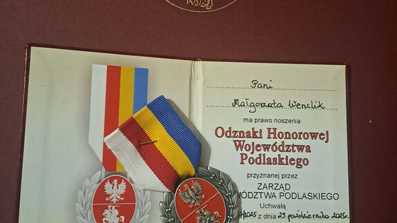 Dr Małgorzata Wenclik z Odznaką Honorową Wojew&oacute;dztwa Podlaskiego