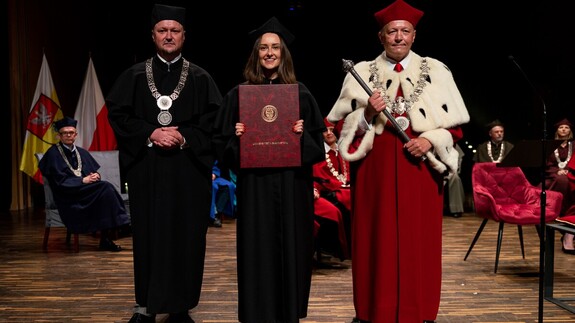 Nowi doktorzy i doktor habilitowany na Wydziale Prawa UwB. Za nami ceremonia promocji doktorskich i habilitacyjnych na Uniwersytecie w Białymstoku