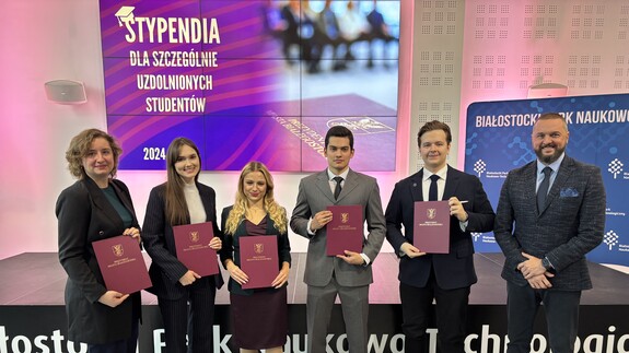 Studenci z Wydziału Prawa UwB ze stypendiami prezydenta Białegostoku