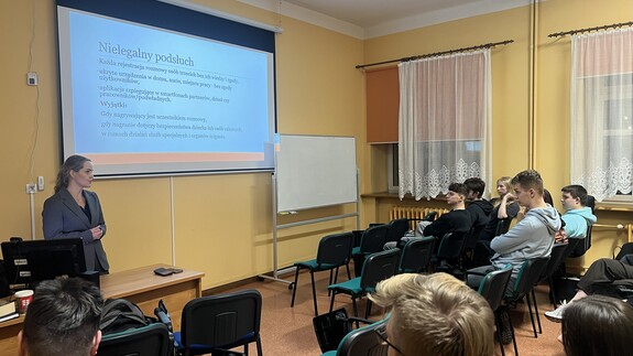 Spotkanie student&oacute;w kierunku Bezpieczeństwo i Prawo z Przedstawicielką Komendy Wojew&oacute;dzkiej Policji w Białymstoku