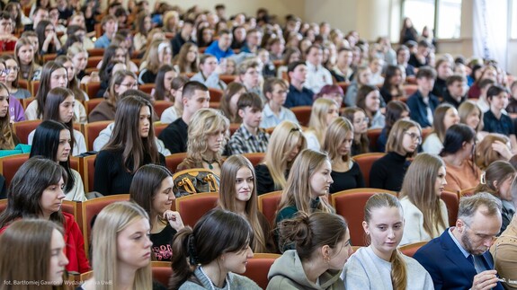 Zapowiedź Dnia Otwartego Wydziału Prawa połączonego z obchodami Dnia Edukacji Prawnej - zdjęcie ilustracyjne wykonane w 2025 r. podczas poprzedniej edycji tego wydarzenia 