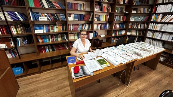 Prof. dr hab. Katarzyna Laskowska na wyjeździe kwerendalnym do biblioteki Kirgiskiego Uniwersytetu Narodowego (KNU) w Biszkeku
