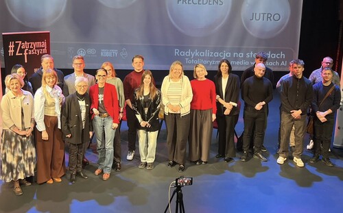 „Radykalizacja na sterydach. Totalitaryzmy a media w czasach AI” - debata w Uniwersyteckim Centrum Kultury i Nauki współorganizowana przez Wydział Prawa UwB - foto: Fundacja Aktywna Demokracja