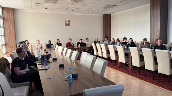 Dr Kimberly Przeszlowski, Jessica Lopez J.D. oraz studenci Quinnipiac University ze Stan&oacute;w Zjednoczonych na Wydziale Prawa UwB