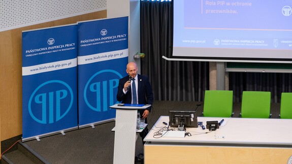 Konferencja &bdquo;Umowa o pracę czy umowa cywilnoprawna? Granice elastyczności zatrudnienia. Rola PIP w ochronie pracownik&oacute;w&rdquo; na Uniwersytecie w Białymstoku