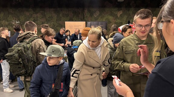 Wydział Prawa UwB na Wojskowych Targ&oacute;w Służby i Pracy