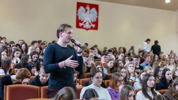 Zapowiedź Dnia Otwartego Wydziału Prawa połączonego z obchodami Dnia Edukacji Prawnej - zdjęcie ilustracyjne wykonane w 2025 r. podczas poprzedniej edycji tego wydarzenia 