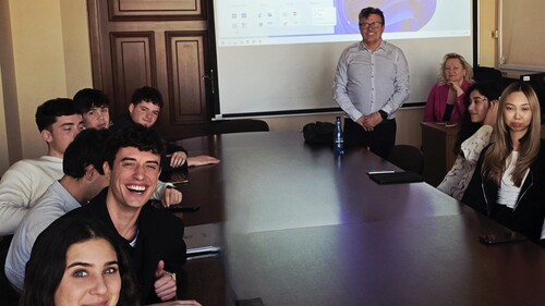 Nowe trendy związane z wykorzystywaniem sztucznej inteligencji w kształceniu studentów na studiach prawniczych - badania dr hab. J. Radwanowicz-Wanczewskiej, prof. UwB