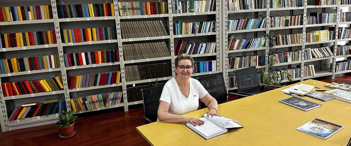 Prof. dr hab. Katarzyna Laskowska na wyjeździe kwerendalnym do biblioteki Wydziału Prawa Tadżyckiego Uniwersytetu Narodowego (TNU) w Duszanbe