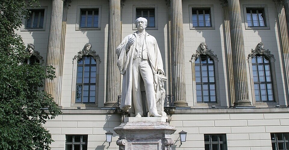 Humboldt University - budynek główny uczelni - foto: Wikipedia