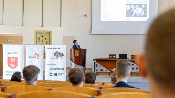 Finał XIII Og&oacute;lnopolskiej Olimpiady Wiedzy o Unii Europejskiej na Wydziale Prawa Uniwersytetu w Białymstoku - fotorelacja