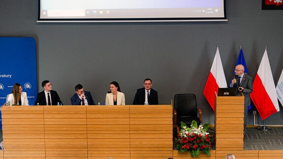 Panel Dyskusyjny: adw. Paulina Kierzkowska-Knapik, prof. uś dr hab. Krystian Markiewicz, apl. prok. Magdalena Szczurek; apl. s. Konstanty Kuryłowicz , prok. Mariusz Krasoń. 