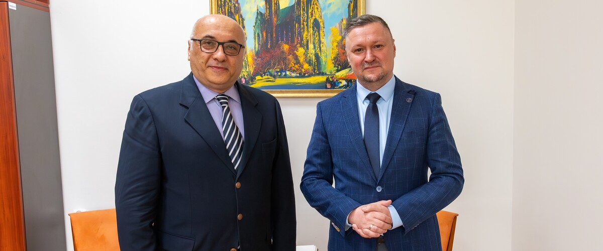 Wtorkowe spotkanie Dziekana Wydziału Prawa UwB - dr. hab. Artura Olechno, prof. UwB z Dziekanem Wydziału Prawa Uniwersytetu w Balıkesir w Turcji - prof. dr. Mustafą Yasanem