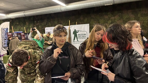 Wydział Prawa UwB na Wojskowych Targ&oacute;w Służby i Pracy