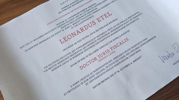 Prof. dr hab. Leonard Etel z Wydziału Prawa UwB z tytułem doktora honoris causa Uniwersytetu Masaryka w Brnie!