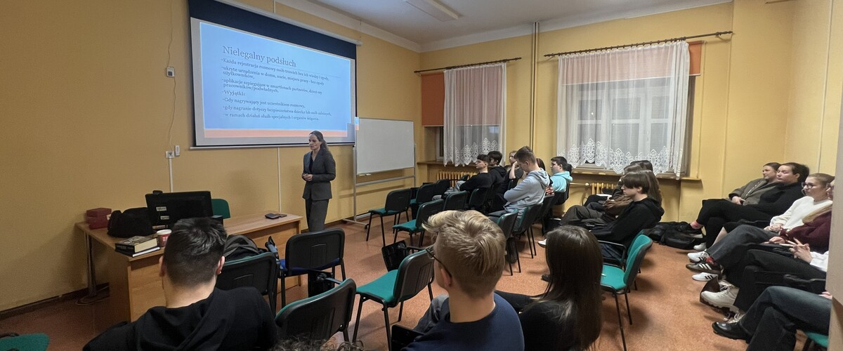 Spotkanie studentów kierunku Bezpieczeństwo i Prawo z Przedstawicielką Komendy Wojewódzkiej Policji w Białymstoku
