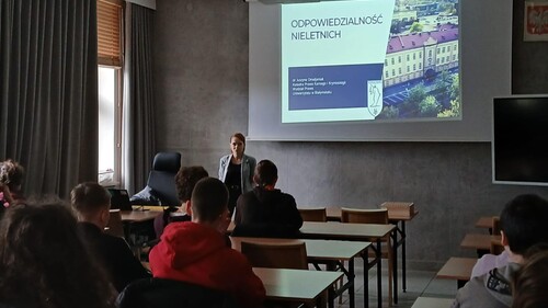 Zajęcia z prawa karnego i kryminologii w w Zespole Szkół Technicznych im. gen. W. Andersa w Białymstoku