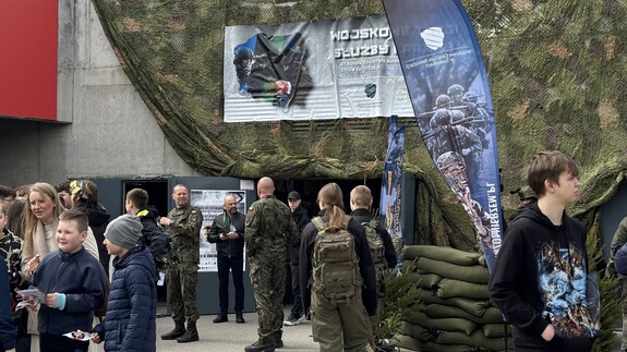 Wydział Prawa UwB na Wojskowych Targ&oacute;w Służby i Pracy