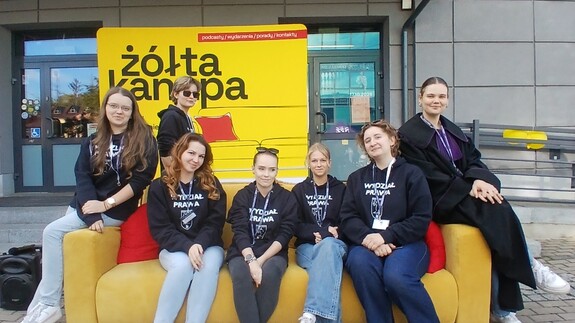 Wydział Prawa UwB na Dniu Ż&oacute;łtej Kanapy