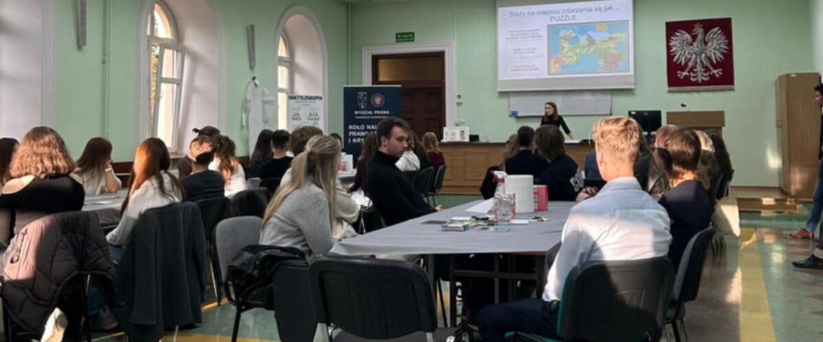 Stoisko daktyloskopijne na wydarzeniu UNISTART 2025