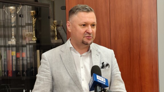 TVP 3 Białystok rozmawia z Dziekanem Wydziału Prawa UwB - dr. hab. Arturem Olechno na temat sukcesu jednostki w rankingu "Rzeczpospolitej"