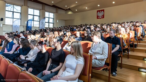 Setki uczni&oacute;w szk&oacute;ł ponadpodstawowych na Dniu Otwartym Wydziału Prawa UwB 2026
