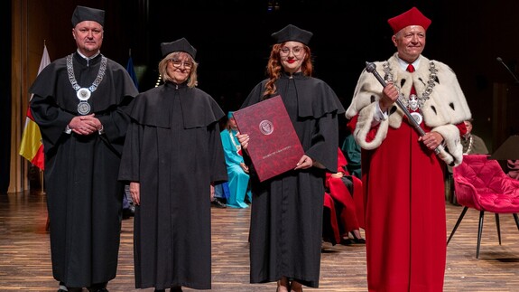 Nowi doktorzy i doktor habilitowany na Wydziale Prawa UwB. Za nami ceremonia promocji doktorskich i habilitacyjnych na Uniwersytecie w Białymstoku