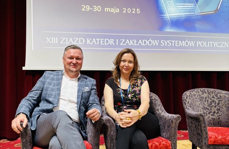 Udział prof. Artura Olechno i prof. Elżbiety Kużelewskiej w XIII Zjeździe Katedr i Zakładów Systemów Politycznych