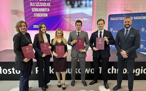 Studenci z Wydziału Prawa UwB ze stypendiami prezydenta Białegostoku