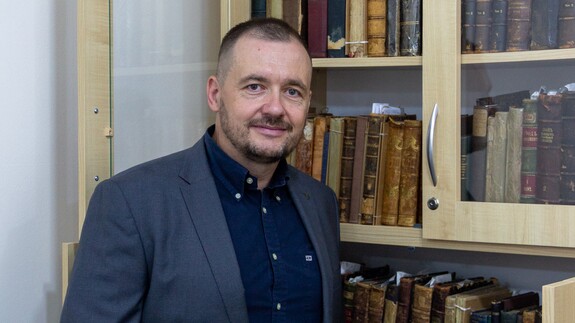 Prof. dr hab. Maciej Perkowski z Wydziału Prawa UwB wspiera budowę Domu Własnego Tempa