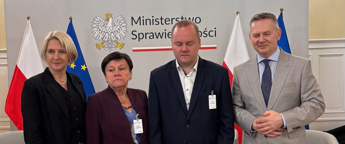 Neuroróżnorodność w centrum uwagi wymiaru sprawiedliwości. Seminarium w Ministerstwie Sprawiedliwości z udziałem dr. Macieja Oksztulskiego z Wydziału Prawa Uniwersytetu w Białymstoku