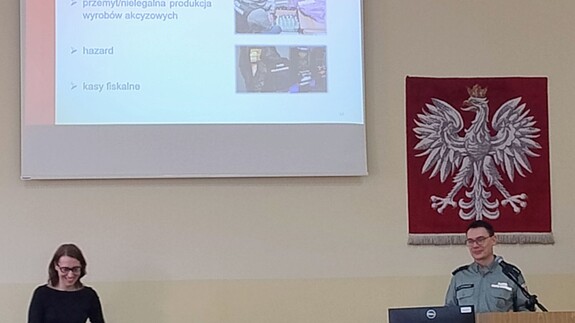 Spotkanie student&oacute;w kierunk&oacute;w Bezpieczeństwo i Prawo, Prawo oraz Administracja z przedstawicielami podlaskiej KAS