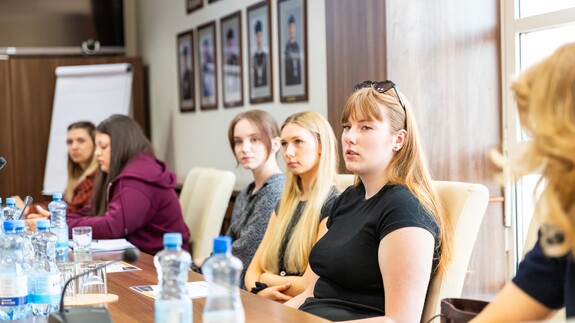 Podsumowanie konferencji naukowej pt. &bdquo;The Changing Landscape of Organized Crime: Cross National Insights&rdquo; oraz wykładu i warsztat&oacute;w pt. &bdquo;Organized Crime in the United States&rdquo; przeprowadzonych przez prof. Chrisa Eskridge&rsquo;a (University of Nebraska&ndash;Lincoln)