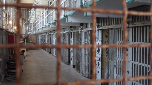 Rekrutacja do Letniej Szkoły Międzynarodowego Prawa Karnego – zgłoś się już dziś! To wyjątkowa okazja do zdobycia wiedzy od praktyków międzynarodowego wymiaru sprawiedliwości (zdjęcie ilustracyjne, pixabay.com)