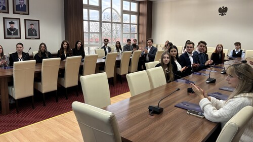 Dyplomy dla studentów najbardziej zaangażowanych w działalność wydziałowych kół naukowych