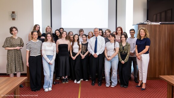 Podsumowanie konferencji naukowej pt. &bdquo;The Changing Landscape of Organized Crime: Cross National Insights&rdquo; oraz wykładu i warsztat&oacute;w pt. &bdquo;Organized Crime in the United States&rdquo; przeprowadzonych przez prof. Chrisa Eskridge&rsquo;a (University of Nebraska&ndash;Lincoln)