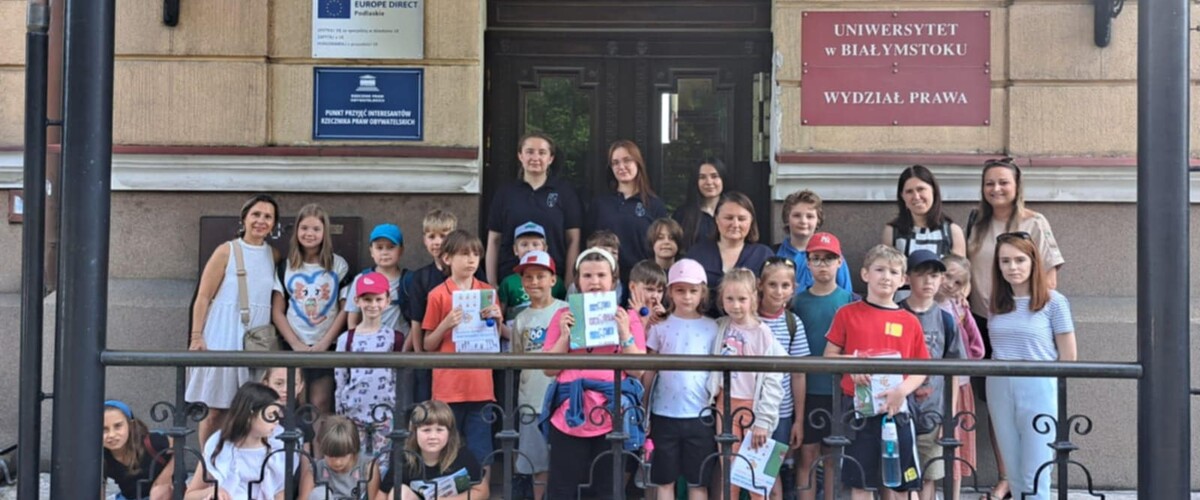 Dzieci ze Społecznej Szkoły Podstawowej nr 11 w Białymstoku z wizytą na Wydziale Prawa