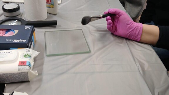 Zajęcia daktyloskopijne w XI LO w Białymstoku