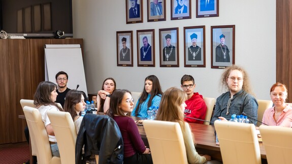 Podsumowanie konferencji naukowej pt. &bdquo;The Changing Landscape of Organized Crime: Cross National Insights&rdquo; oraz wykładu i warsztat&oacute;w pt. &bdquo;Organized Crime in the United States&rdquo; przeprowadzonych przez prof. Chrisa Eskridge&rsquo;a (University of Nebraska&ndash;Lincoln)