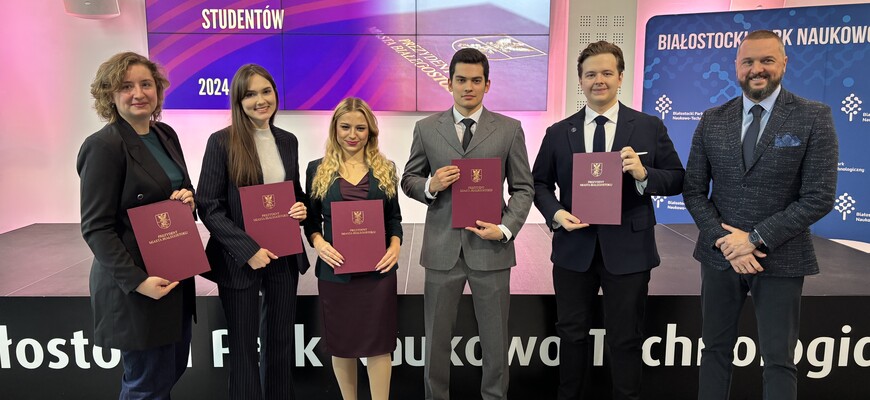 Studenci z Wydziału Prawa UwB ze stypendiami prezydenta Białegostoku