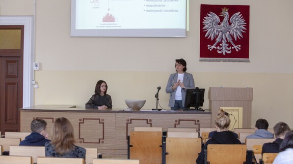 pani dr Kamila Bezubk i pani Alicja Dobkowska podczas wykładu  