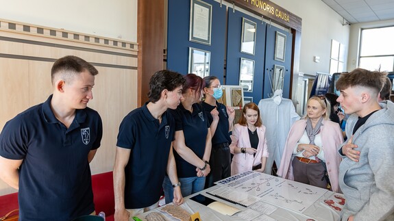 Setki uczni&oacute;w szk&oacute;ł ponadpodstawowych na Dniu Otwartym Wydziału Prawa UwB 2026