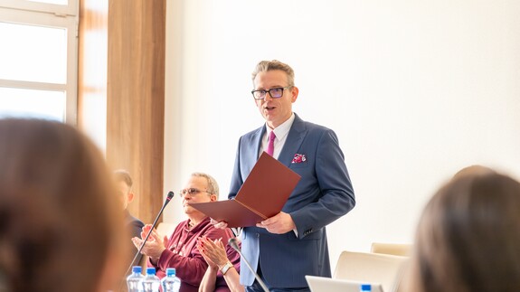 Podsumowanie konferencji naukowej pt. &bdquo;The Changing Landscape of Organized Crime: Cross National Insights&rdquo; oraz wykładu i warsztat&oacute;w pt. &bdquo;Organized Crime in the United States&rdquo; przeprowadzonych przez prof. Chrisa Eskridge&rsquo;a (University of Nebraska&ndash;Lincoln)