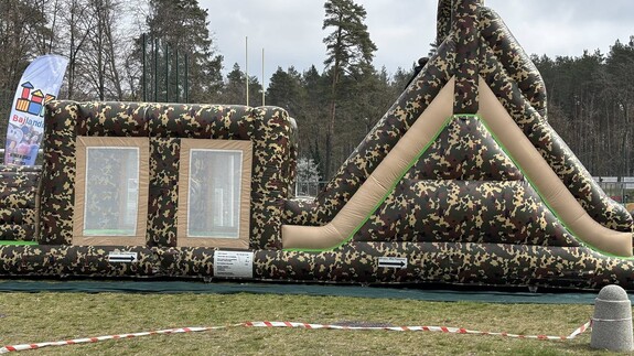 Wydział Prawa UwB na Wojskowych Targ&oacute;w Służby i Pracy