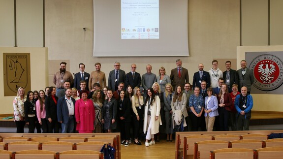 Zdjęcie wszystkich uczestników konferencji.